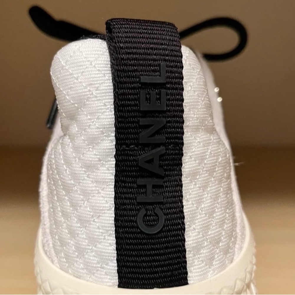 Chanel Women's White Sneakers - Picture 5 of 6